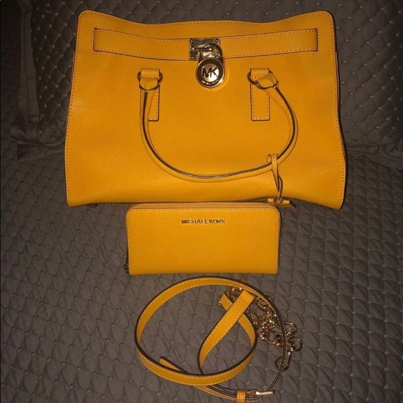 Michael Kors Handbags - Michael Kors Purse set